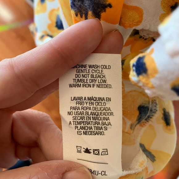 Roebuck & Co Yellow Floral Ruffle Sleeve Blouse, women’s size Lg. - Picture 5 of 7